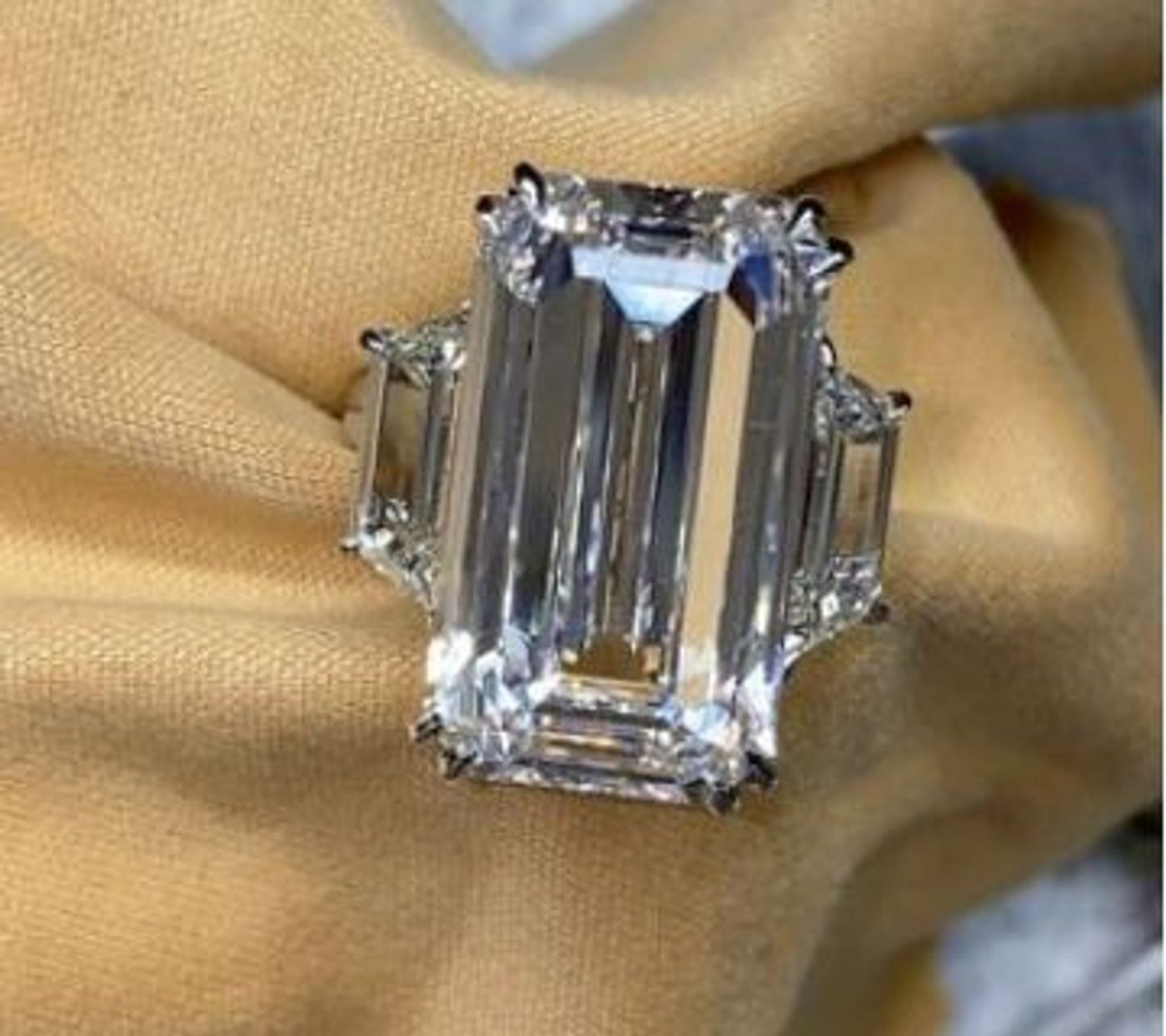 Emerald-cut with baguette sides